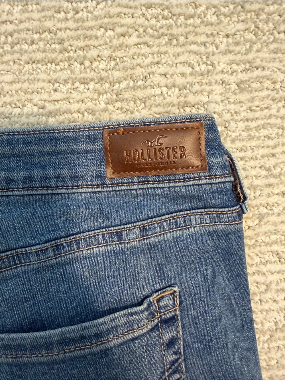 Hollister Women's Mid-Rise Boot Cut Jeans - Picture 7 of 7